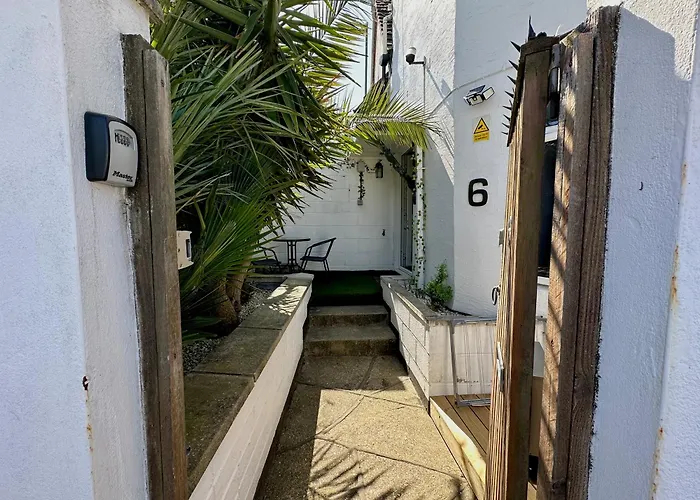 Bournemouth'S Hidden Garden